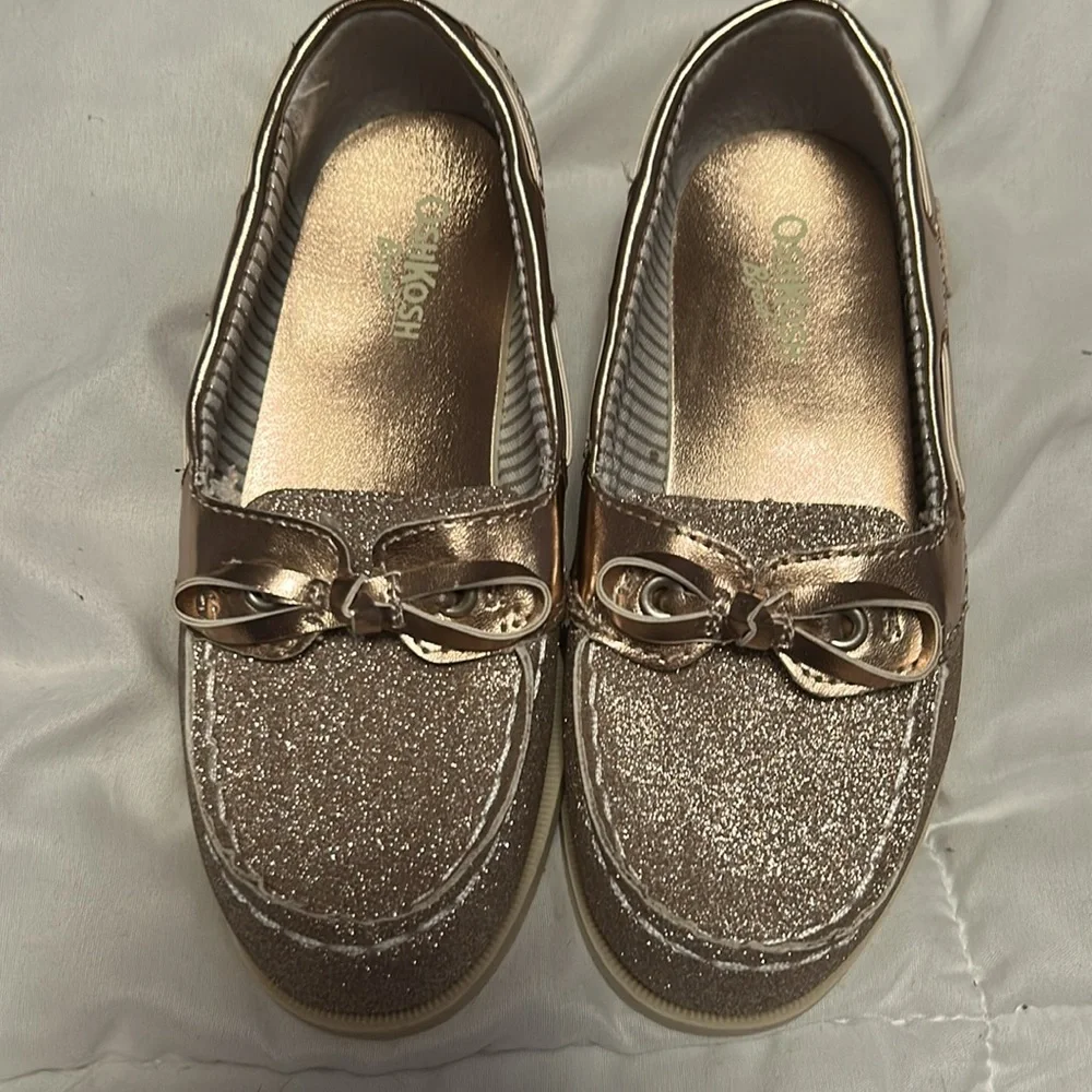 Girls Oshkosh Glittery Gold Loafers size 12
